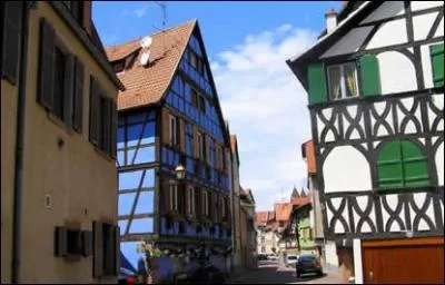 Quelle ville ne se trouve pas dans le Haut-Rhin comme les deux autres ?