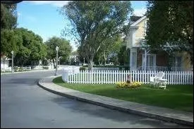 [QCM] Qui fait son arrive ou son retour dans Wisteria Lane ?