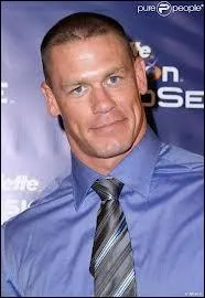 Quel est le nom complet de John Cena ?