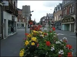 La ville d'Albert ( Somme ) est chef-lieu ...