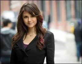 Dans la saison 4, que devient Elena Gilbert ?