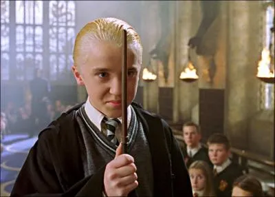 Quelle est la vraie couleur de cheveux de l'acteur Tom Felton qui joue Drago Malefoy ?