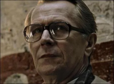 Qui est le crateur de l'espion George Smiley ?