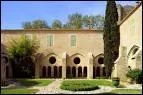 O se situe l'abbaye de Valmagne, fonde au XIIe sicle, prospre grce  son vignoble, endommage par la Guerre de 100 ans et les guerres de Religion qui font rage dans la rgion ?