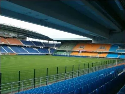 A qui appartient ce stade ?