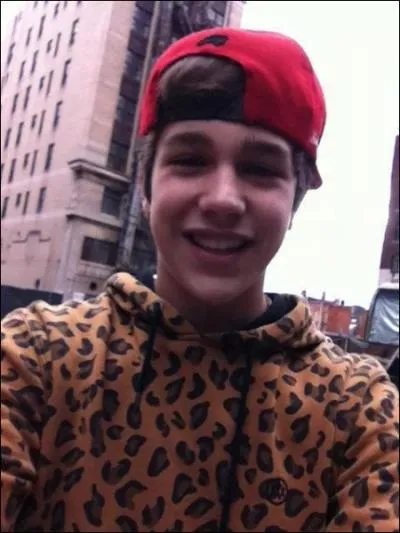 Quel est le nom complet d'Austin Mahone ?