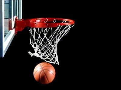  combien joue-t-on sur un terrain de basket ?