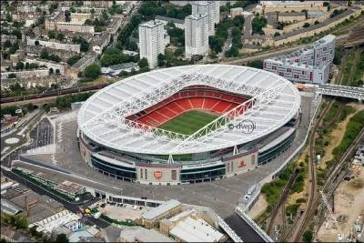 Combien de fois le club qui volue dans ce stade a-t-il remport le championnat ?