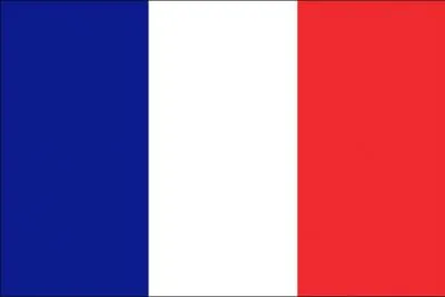 Donnez-moi le nom en anglais du pays reprsent par ce pavillon tricolore dont la premire et la dernire bande sont les couleurs de Paris ?