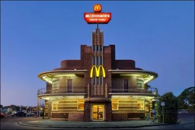 Dans quelle grande ville australienne se trouve ce Mc Donald's ?