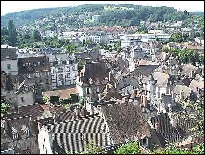 La Creuse ne possde qu'une seule sous-prfecture, quel est son nom ?