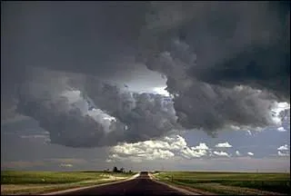 Quel nuage associe-t-on aux orages ?