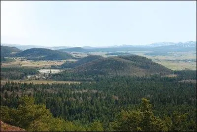 Dans quelle rgion de France se trouvent ces volcans ?