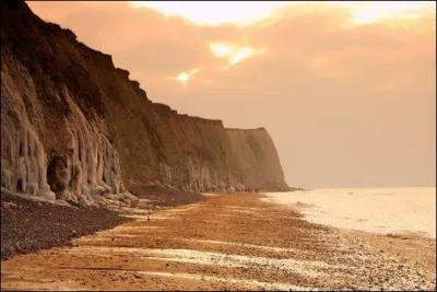 Quelle est cette cte du nord de la France, s'tendant entre Le Crotoy et Equihen-Plage, o vous verrez le Cap Blanc-Nez qui domine la mer du haut de ses 132 mtres ?