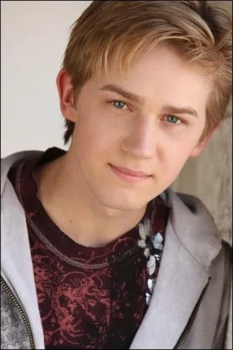 O est n Jason Dolley ?