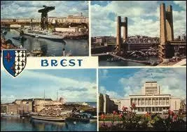 Pour commencer, je vous envoie une carte postale de la ville de Brest ( Finistre ). Elle est chef-lieu ...