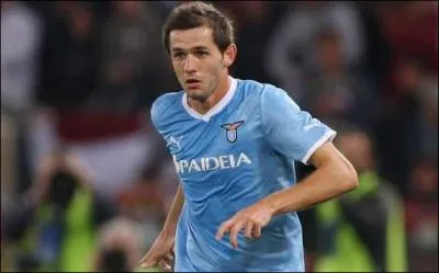 Qui est ce joueur bosnien de la Lazio Rome ?