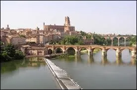 Je vous emmne  Albi ( Tarn ), o la ville est chef-lieu ...