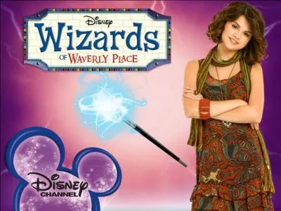 Quel est le vrai nom de Alex Russo dans la srie  Les sorciers de Waverly Place  ?