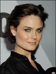 Quel est le nom entier d'Emily Deschanel ?