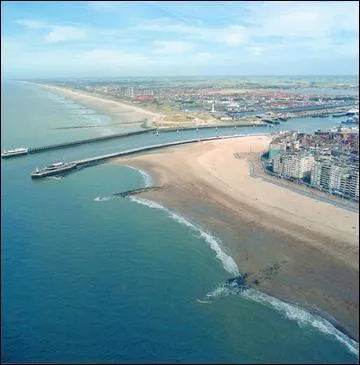 Vous partez du port d'Ostende, en Belgique, pour une petite croisire en bateau.  la sortie du port, sur quel(le) mer ou ocan vous trouvez-vous ?