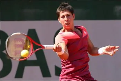 Cette joueuse, 20me mondiale, mais encore mconnue du circuit, a dj atteint les quarts de finale  l'Open d'Australie et  Roland-Garros. Elle est espagnole et se nomme...