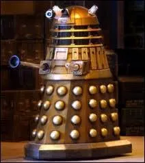 Le cri de guerre des Daleks est-il  Exterminer !   ?