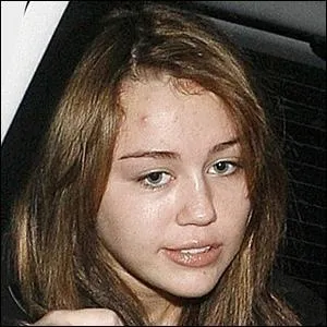 Qui est cette star sans maquillage ?