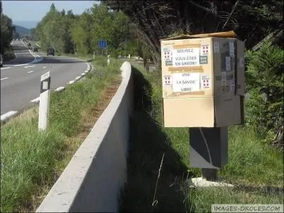 Moyen automatique de contrle de la vitesse au bord des routes ...