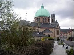 Nous commenons cette nouvelle promenade par une visite de la ville Lorraine de Creutzwald, situe dans le dpartement n...