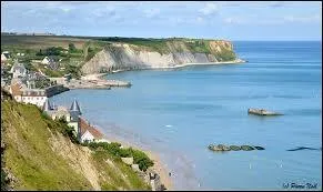 Nous sommes, pour commencer,  Arromanches-les-Bains. Cette station balnaire de Basse-Normandie se situe dans le dpartement ...