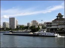 Nous commenons par une visite de la ville francilienne d'Alfortville. Elle se situe dans le dpartement ...