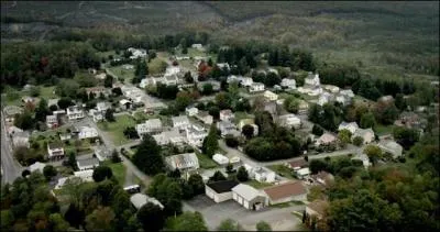 Quelle ville est situe aux alentours de Ravenswood ?