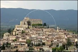 Nous commenons par une visite de la commune Vauclusienne d'Ansouis. Cette commune classe parmi les Plus Beaux Villages de France se situe en rgion ...