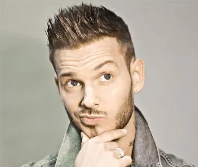 Avec qui Matt Pokora a-t-il fait la reprise  Envole-moi  ?