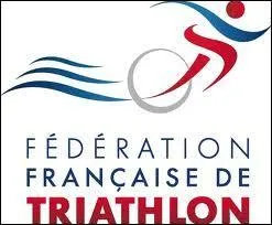 Le triathlon est un enchanement de combien de sports ?