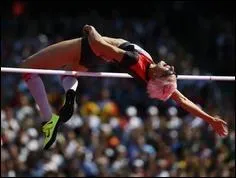 Quel sport consiste  sauter par dessus une barre (en ciseau ou en fosbury) et retomber sur un tapis ?