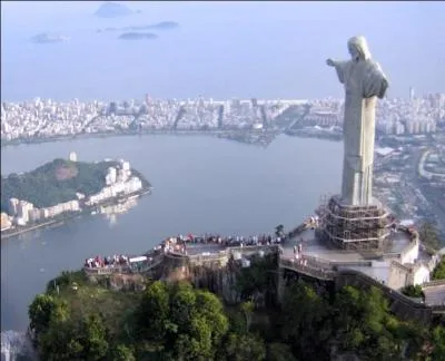 O se trouve ce monument (le Christ rdempteur) ?