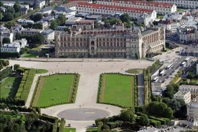 Allons  Saint-Germain-en-Laye. Admirons le chteau vous pourriez y voir un animal, une salamandre. C'est le symbole d'un roi de France. Mais de quel roi parle-t-on ?