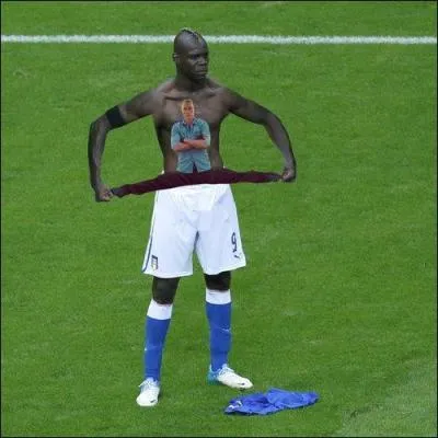 Ah, le footballeur italien Mario Balotelli ! D'ailleurs, dans quel club est-il actuellement ? (Dcembre 2013)