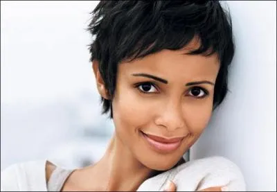 Pour l'anne 2000, c'est Sonia Rolland qui fut lue Miss France. Quelle rgion cette anne-l ?