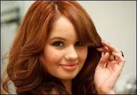 Dans quelle srie joue l'actrice Debby Ryan ?