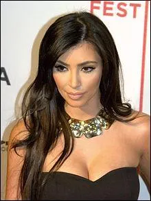 Kim Kardashian est ne en 1985.