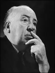 Notre cher Sir Alfred Hitchcock ! Si prolifique ! Il a dbut tt. Quel est le titre de son premier film ?