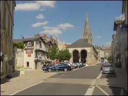 Je me trouve  Airvault. Cette commune picto-charentaise se situe dans le dpartement n ...