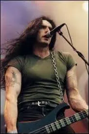 Il nous a quitt trop vite en 2010. De quel groupe le gnial Peter Steele fut l'emblmatique et charismatique leader ?