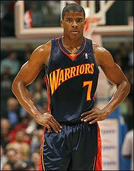 De quel pays vient Kelenna Azubuike?