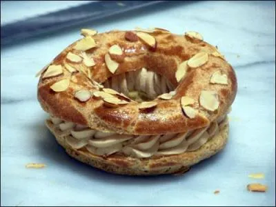 Le Paris-Brest est une ptisserie en forme de couronne en pte  choux, garnie d'une crme mousseline praline. Comment s'appelait le ptissier qui cra cette ptisserie ?