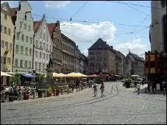 Nous commenons par une visite de la ville d'Augsburg (Augsbourg). Nous serons ...