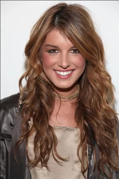 Qui est Shenae Grimes ?